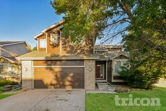 Building Photo - 301 Kingbird Cir