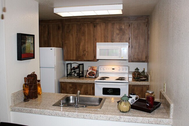 Building Photo - Sunflorin Village Apartments