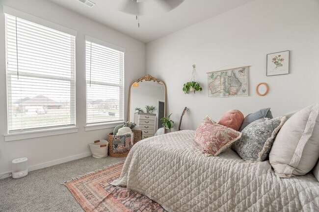 Building Photo - Immaculate 4-bedroom 3.5 bath Home in Fayetteville! Pre-Leasing for Fall Semester!