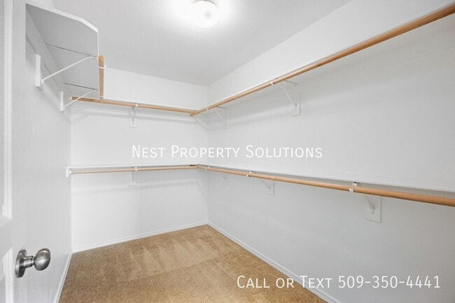 Building Photo - 800 S Hamilton Rd