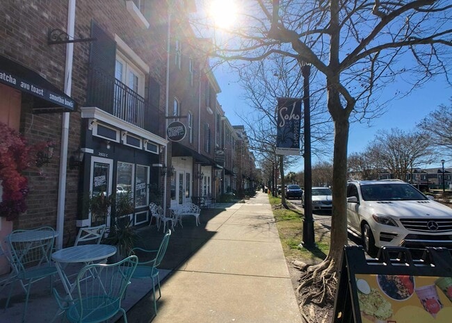 Building Photo - 2834 Howard Ave