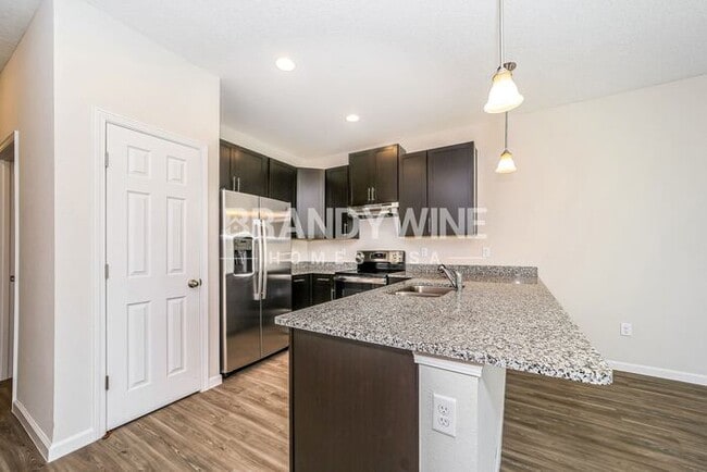 Building Photo - LEASING SPECIAL: 1 MONTH CREDIT! COMING SO...