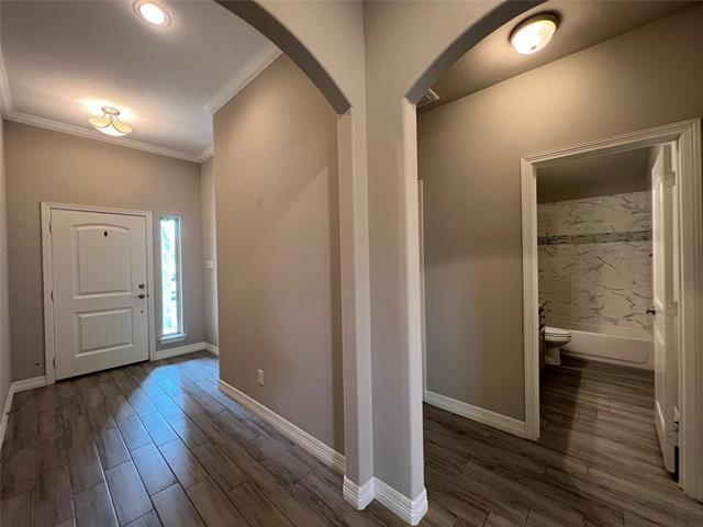 Building Photo - 148 Frank St