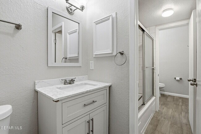 Building Photo - 10604 Springwood Dr