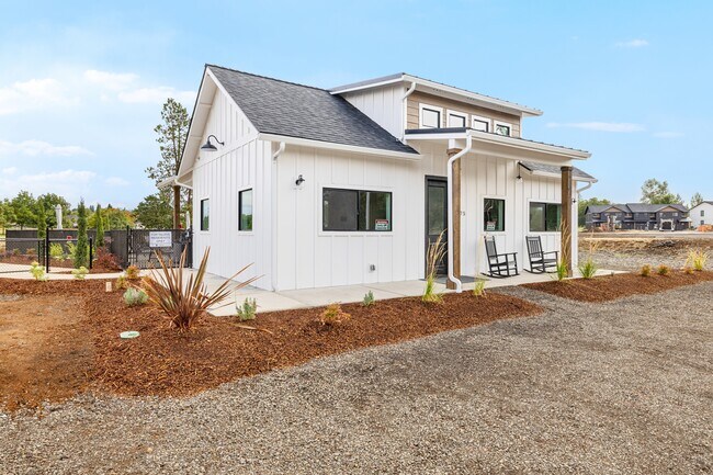 Building Photo - 206 Bogey Ln