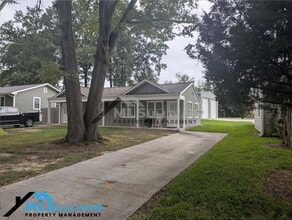 Building Photo - 2130 Sovereign St