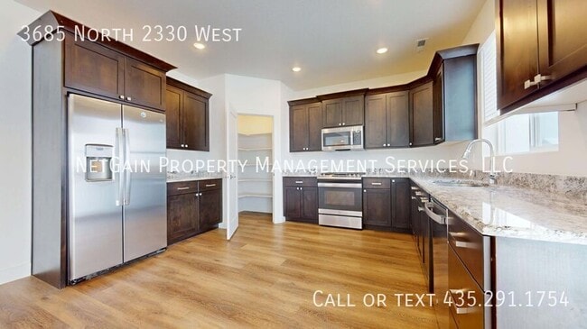 Building Photo - 3685 2330