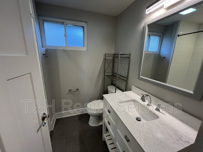 Building Photo - 1202 Harlan St