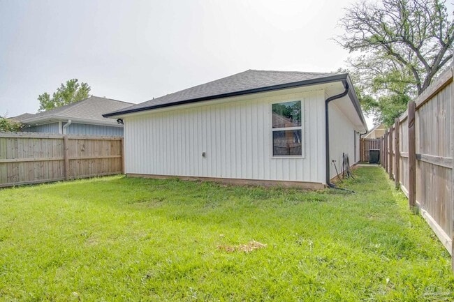 Building Photo - 8626 Walnut Ave