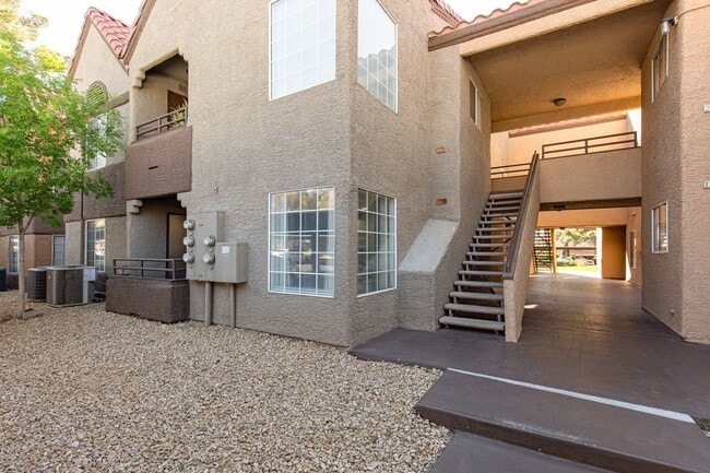 Building Photo - 3 Bedrooms Condo in a Guard Gated Summerlin Community