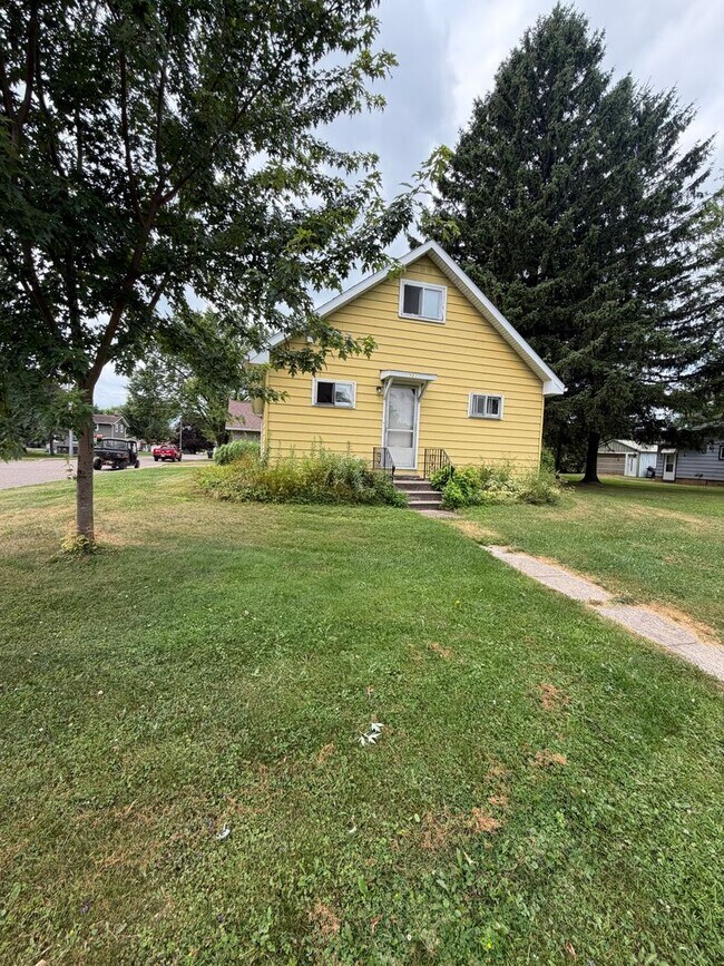 Building Photo - 4 Bed 1 Bath Single Family Home in Colby