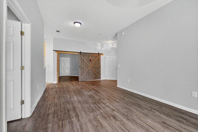 Building Photo - 209 Larkin Pl