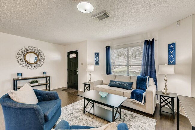 Building Photo - BEAUTIFUL HOME  |  OPEN CONCEPT  |  3 LIVING AREAS  |  FURNISHED OPTION  |  NEAR SCHOOLS & SHOPPING