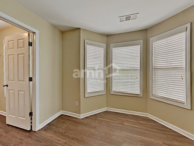 Building Photo - 2651 Freemont St