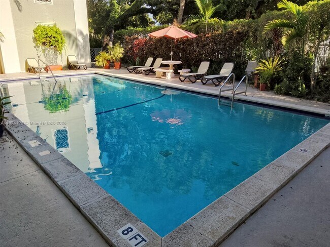 Building Photo - 45 Antilla Ave