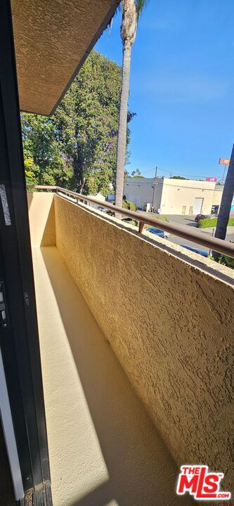 Building Photo - 2349 S Bentley Ave