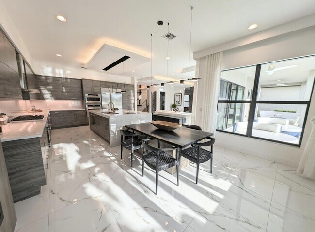 Building Photo - 17299 Pagoda Palms Dr