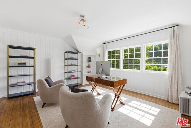 Building Photo - 9305 Hazen Dr