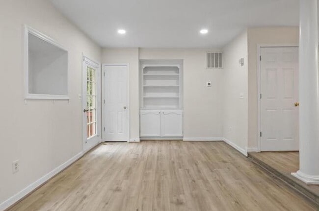 Building Photo - 109 Donelson Loop