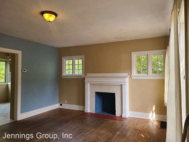 Building Photo - 5 br, 2 bath House - 1638 Orchard Street