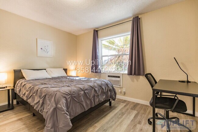 Building Photo - 4829 Castle Ave