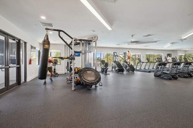 Building Photo - Premium Lake-View URBANA Residence Steps from Downtown Doral