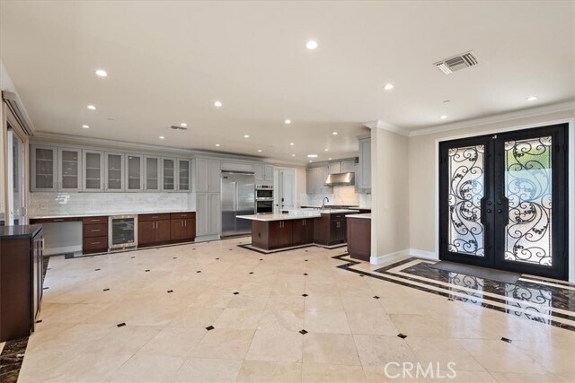 Building Photo - 2 Stallion Rd