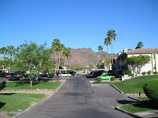 Building Photo - 10410 N Cave Creek Rd