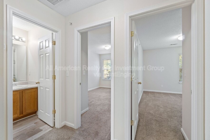 Building Photo - 416 Crooked Pine Trail