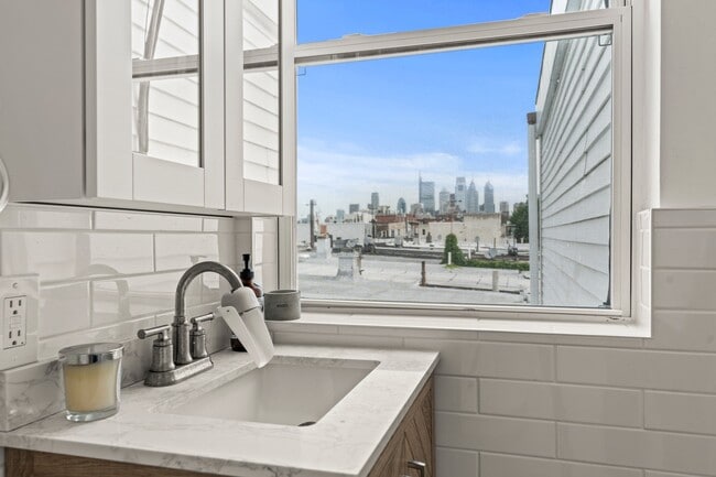 Building Photo - 1521 Tasker St