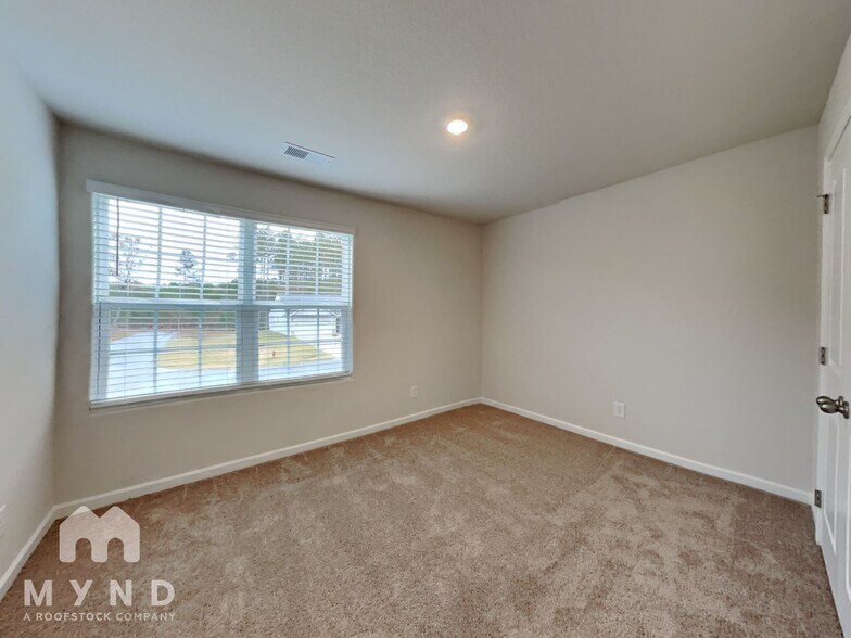 Building Photo - 353 Ivy Bank Dr