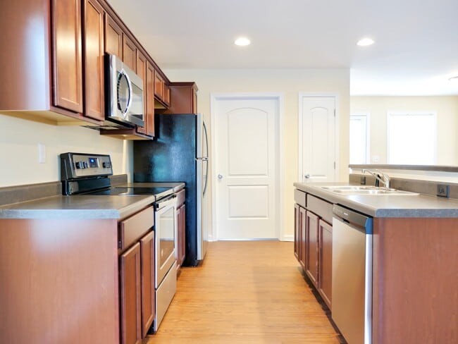 Building Photo - 747 Old Graves Mill Rd