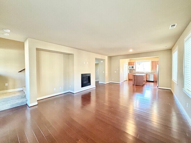 Building Photo - Stunning Issaquah Highlands View Home | 4 Bed + 3.5 Bath | Mountain Views & Prime Location