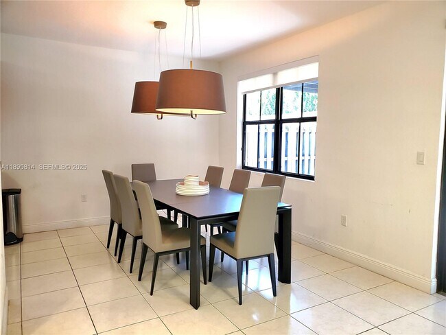 Building Photo - 9731 NW 10 Terrace