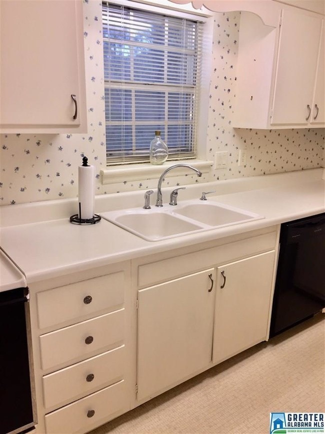 Building Photo - 2105 Montreat Pkwy