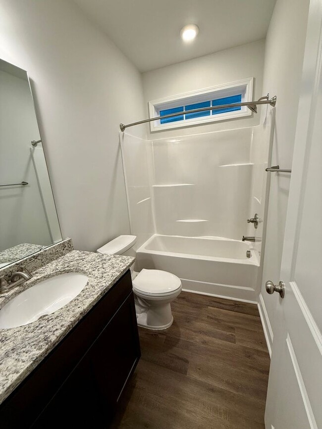 Building Photo - Newly Available in Heritage Bay!