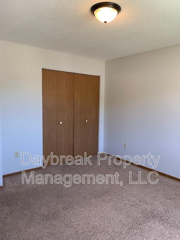 Building Photo - 1210 34th Ave S