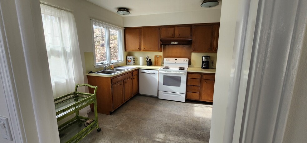 Building Photo - 3705 Winchell Ave