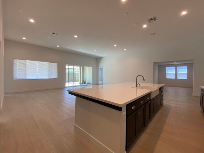 Building Photo - Stunning Like-New Home for Rent in Ellis C...