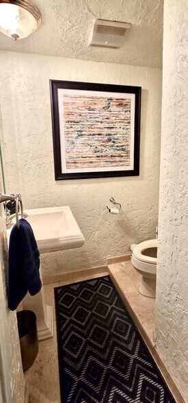 Building Photo - 8455 Fountain Ave