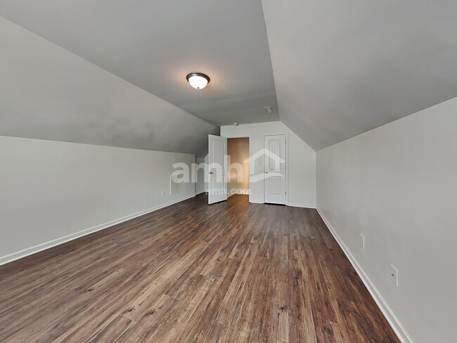 Building Photo - 5306 Ian Dr