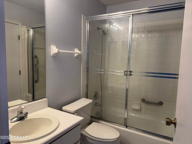 Building Photo - 1921 Sprucewood Way