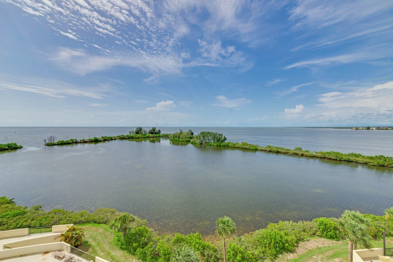 Building Photo - 6009 Sea Ranch Dr