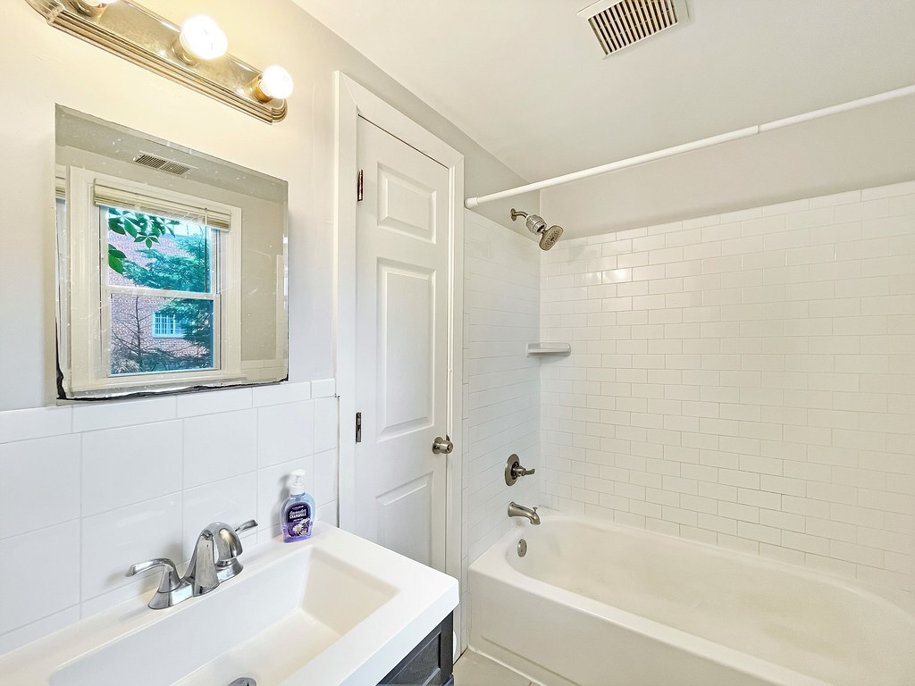 Building Photo - 1955 N Cleveland St