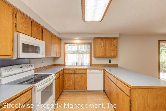 Building Photo - 3 br, 2 bath House - 7849 SW Champion Ct