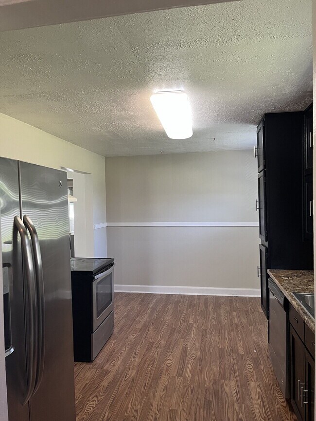 Building Photo - "Charming 3-Bed Home on Flamingo Drive – Perfect Nashville Living!" Large Yard! Lawncare is Inclu...