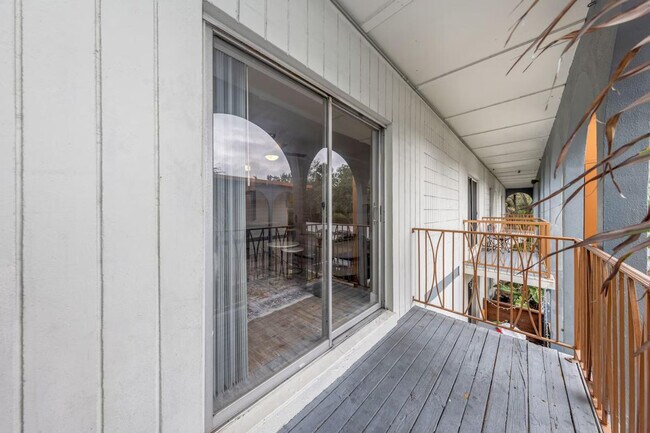 Building Photo - 4312 W Roland St