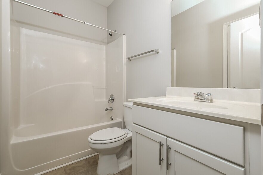 Building Photo - 1895 Logan Ridge Cir