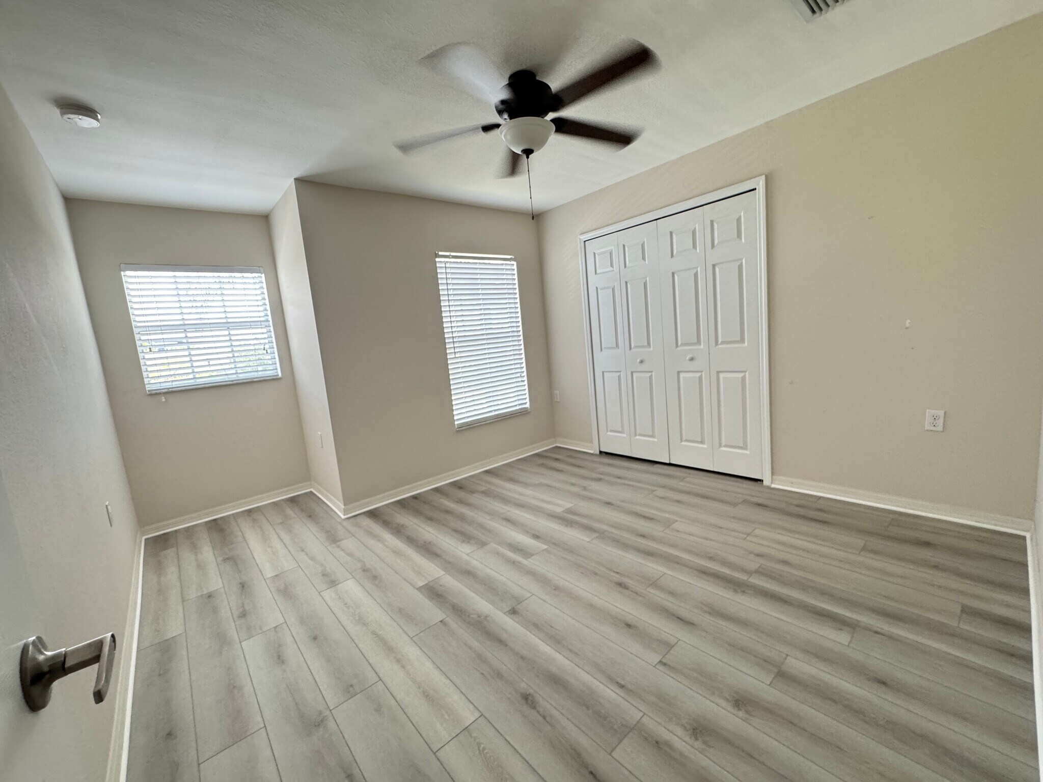 Building Photo - 9093 Gervais Cir