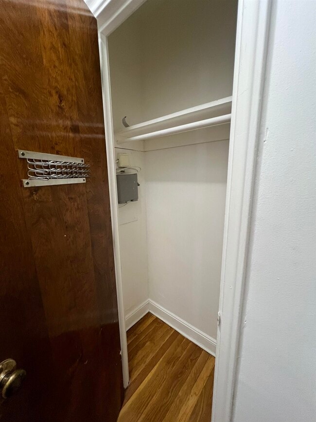 Building Photo - 204 North St